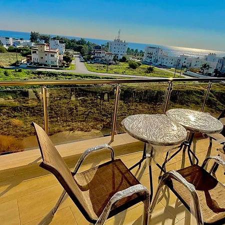 Sea And Sky - Opposite Long شقة