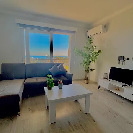 Sea And Sky - Opposite Long Apartment *