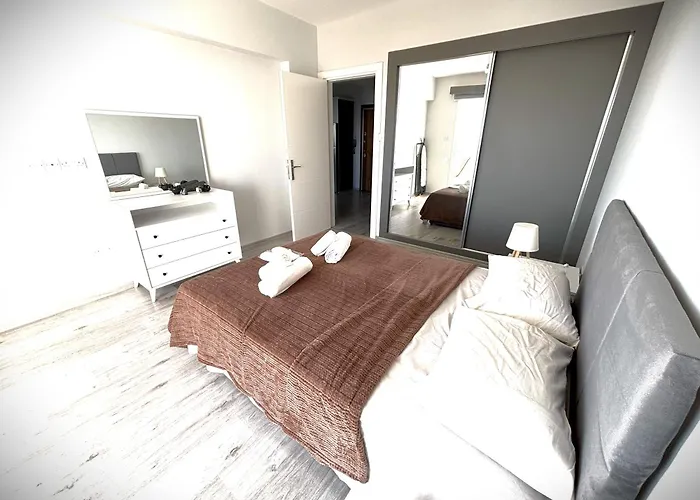 Sea And Sky - Opposite Long Daire